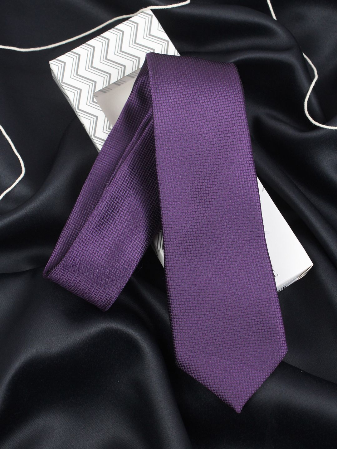 Kavove Men Purple Woven Design Broad Tie