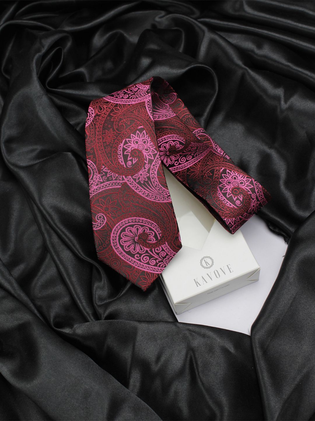 Kavove Men Red & Pink Printed Broad Tie