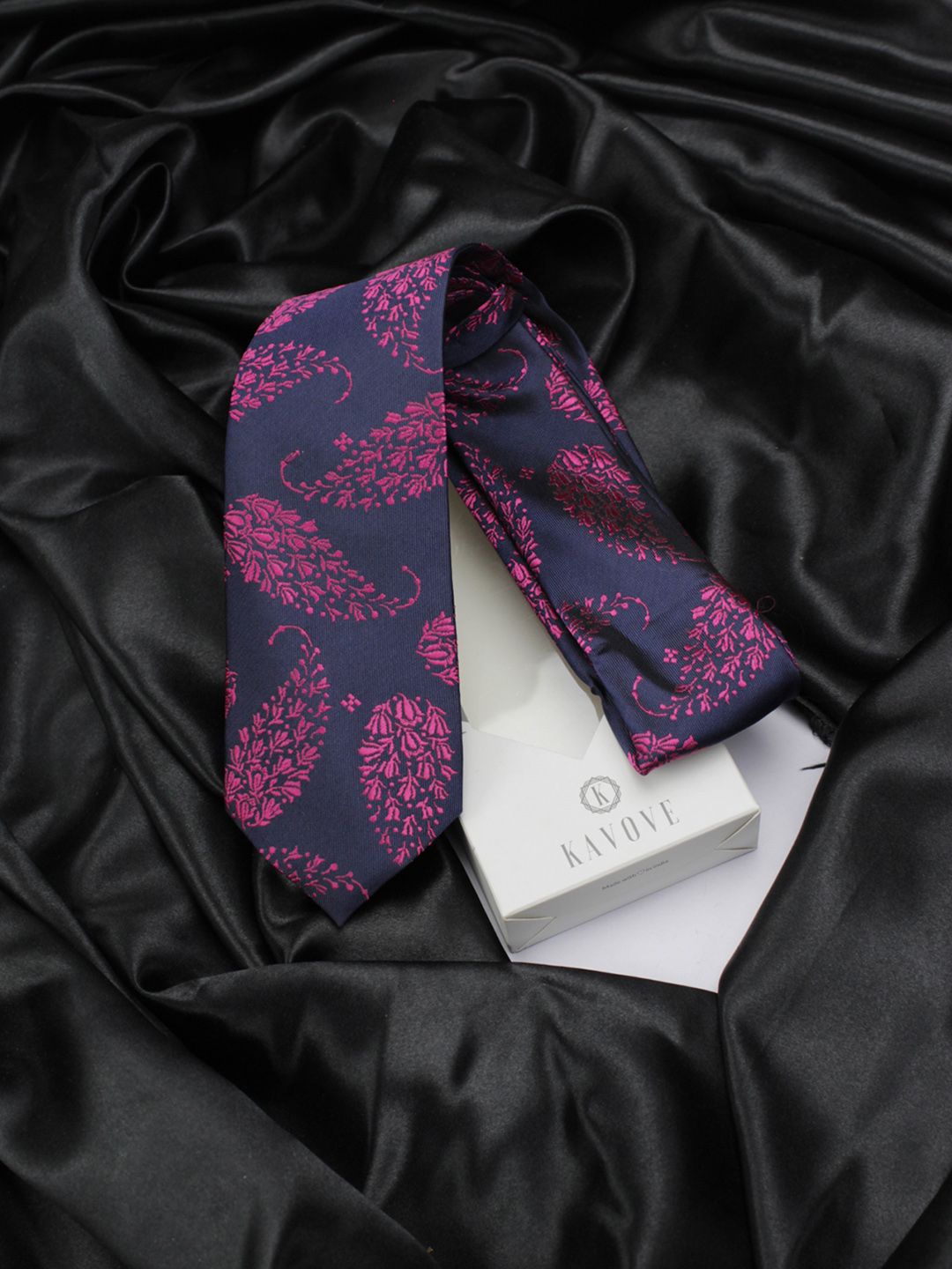 Kavove Men Blue & Pink Woven Design Broad Tie