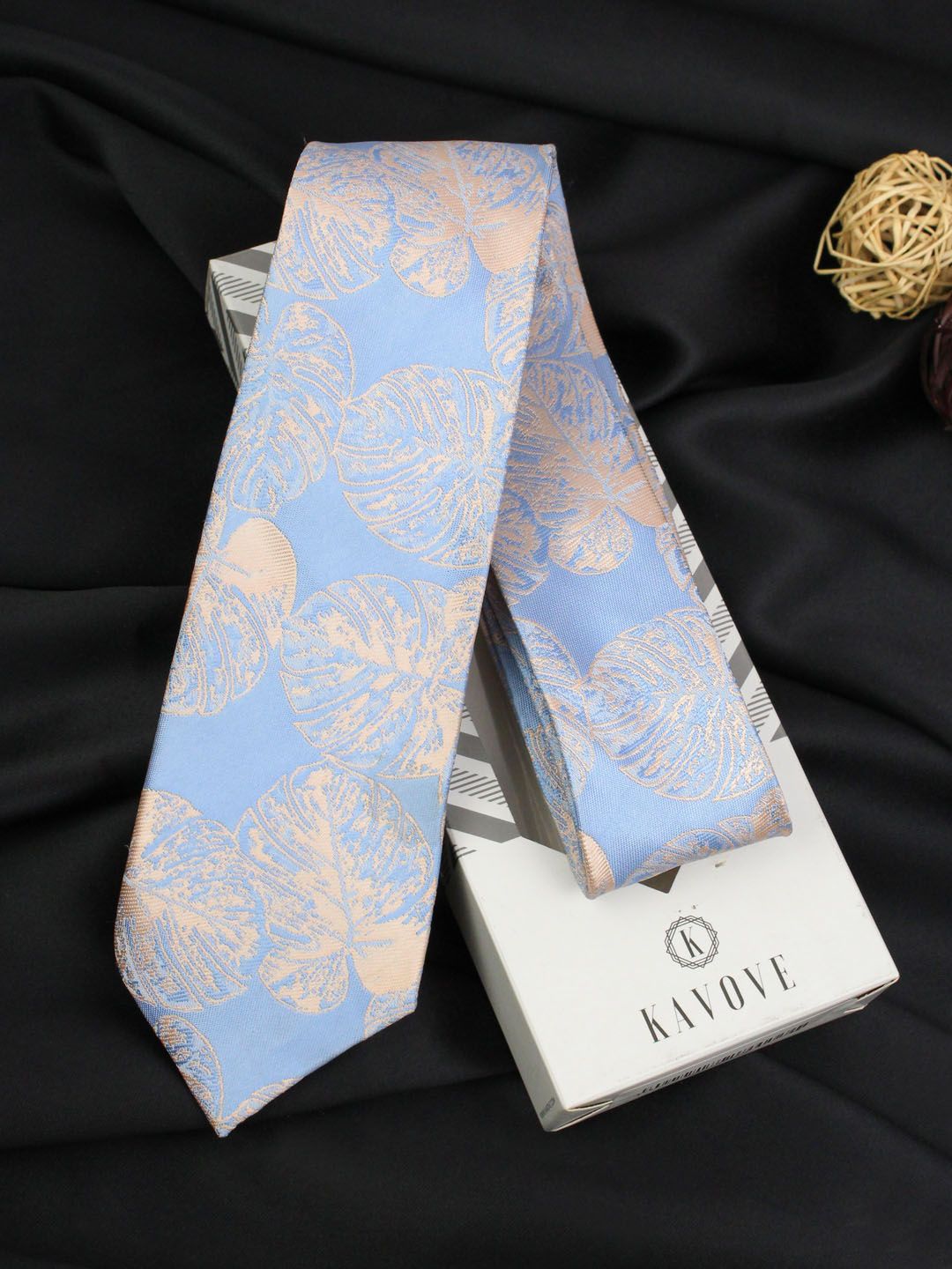 Kavove Men Blue & Beige Woven Design Broad Tie