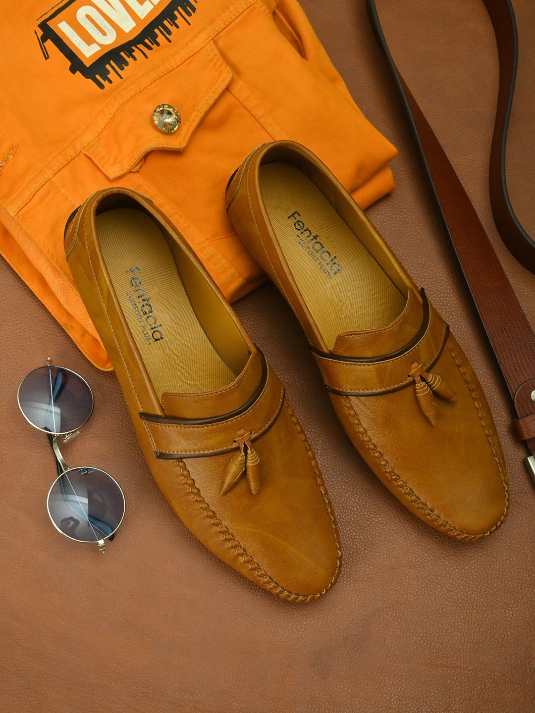 Fentacia Men Tan Loafers