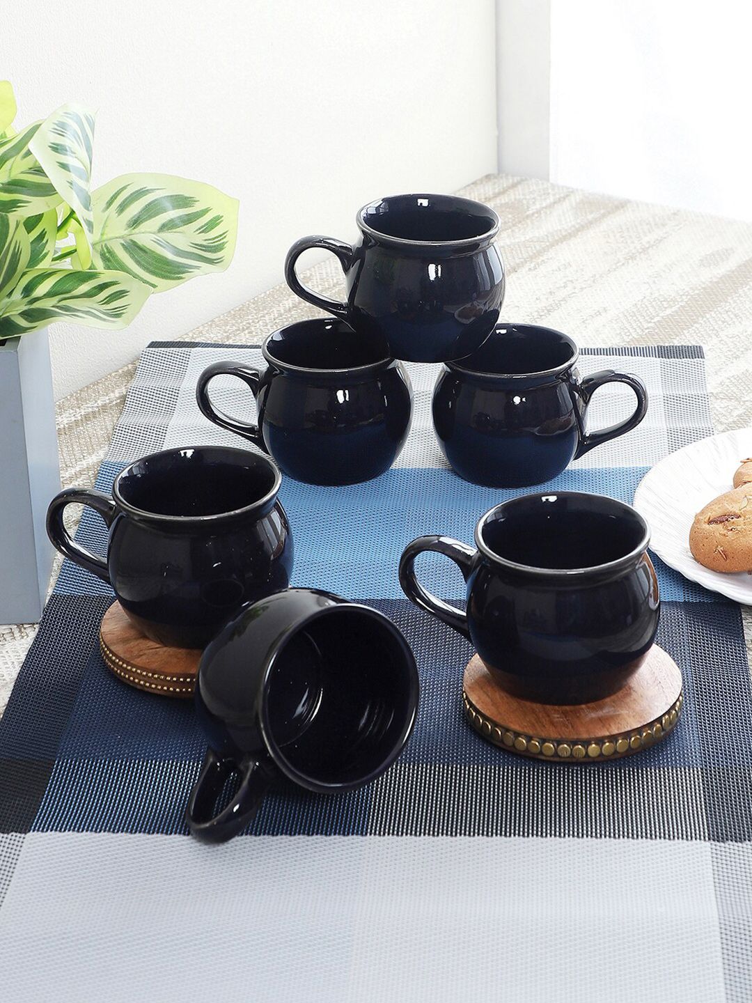 CDI Black Solid Ceramic Glossy Cups Set of Cups With Wooden Tray Price in India