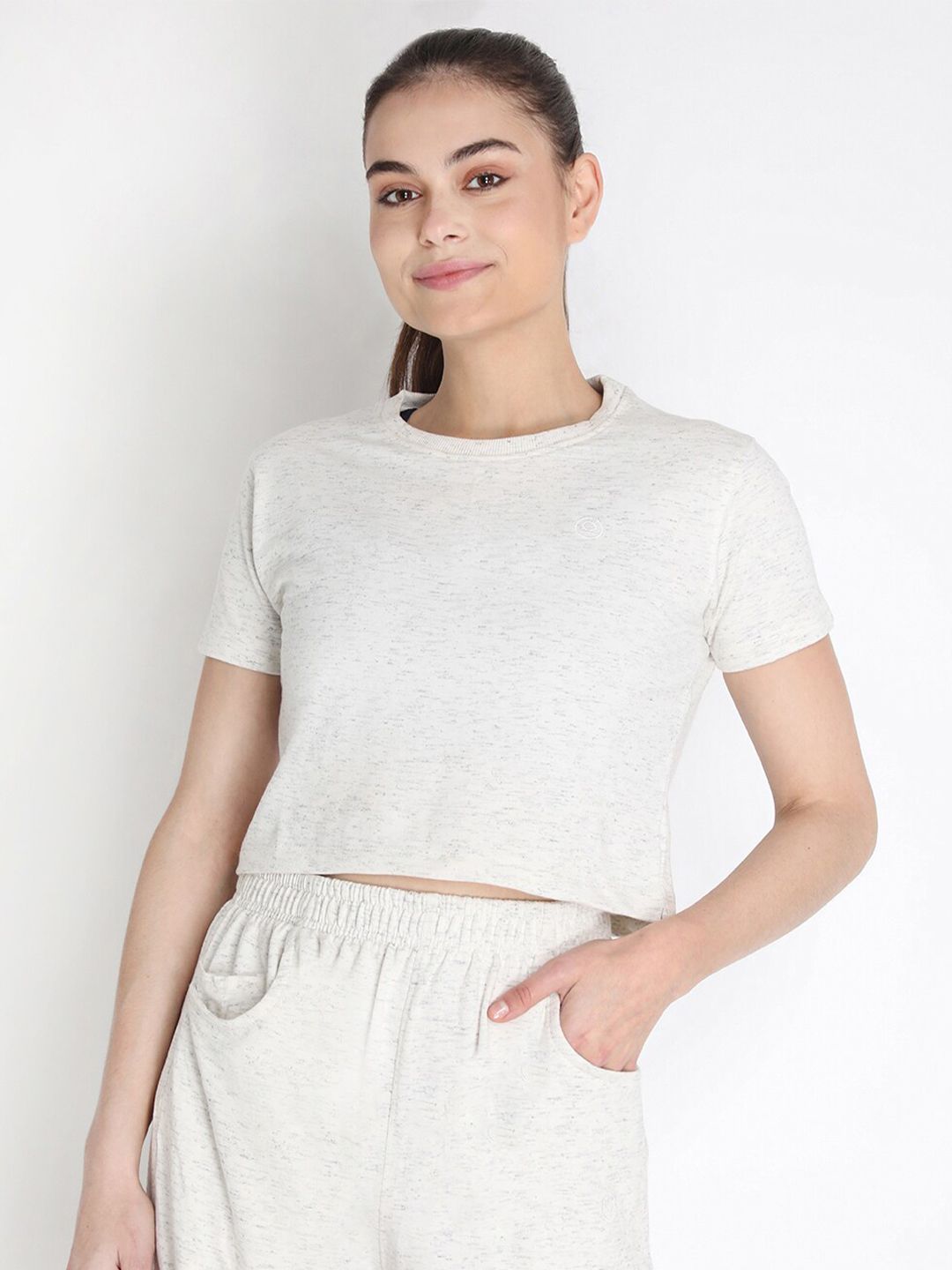 Chkokko Off White Cropped T-shirt Price in India