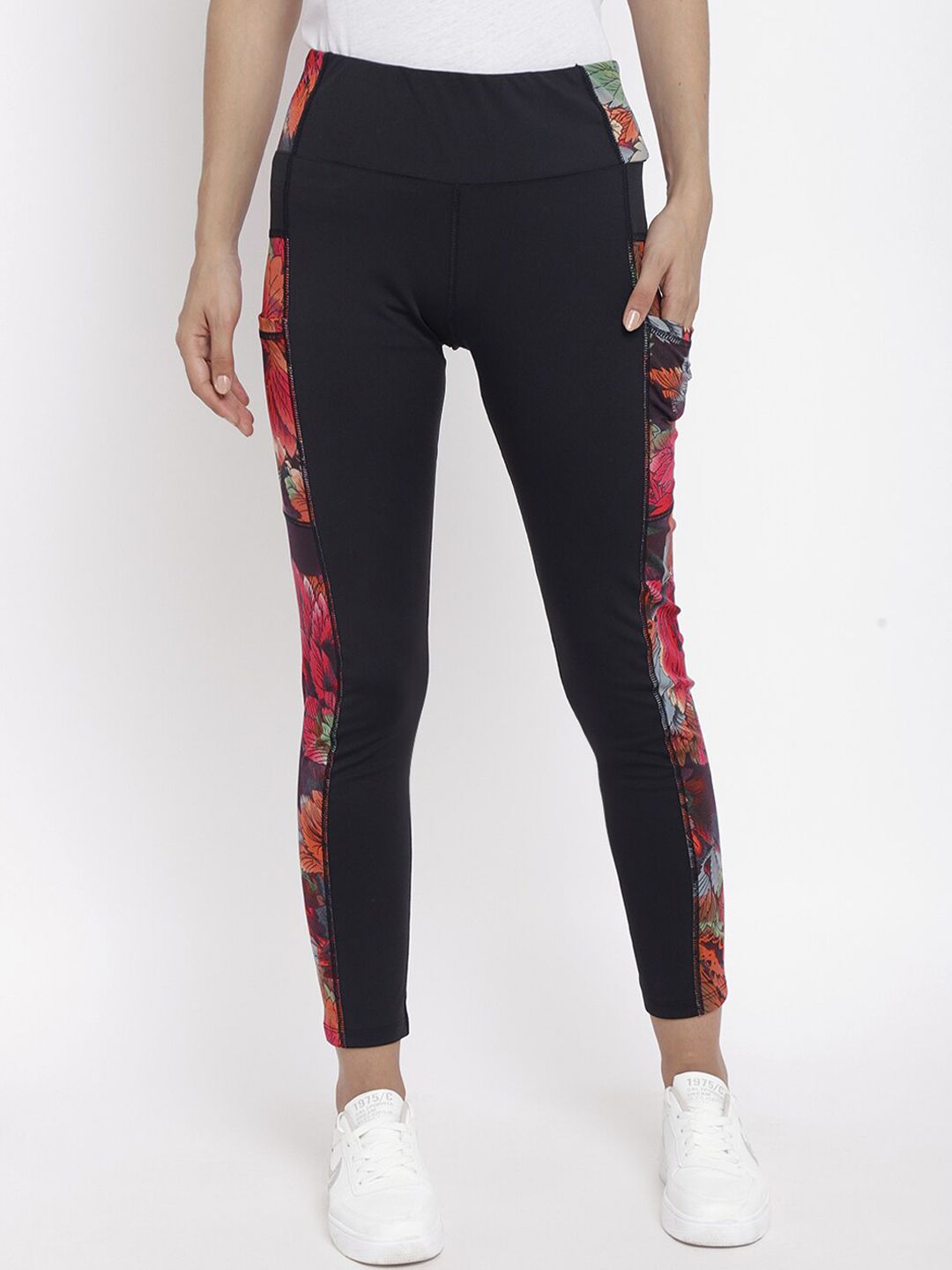 Chkokko Women Black & Red Printed Stretchable Yoga Tights Price in India