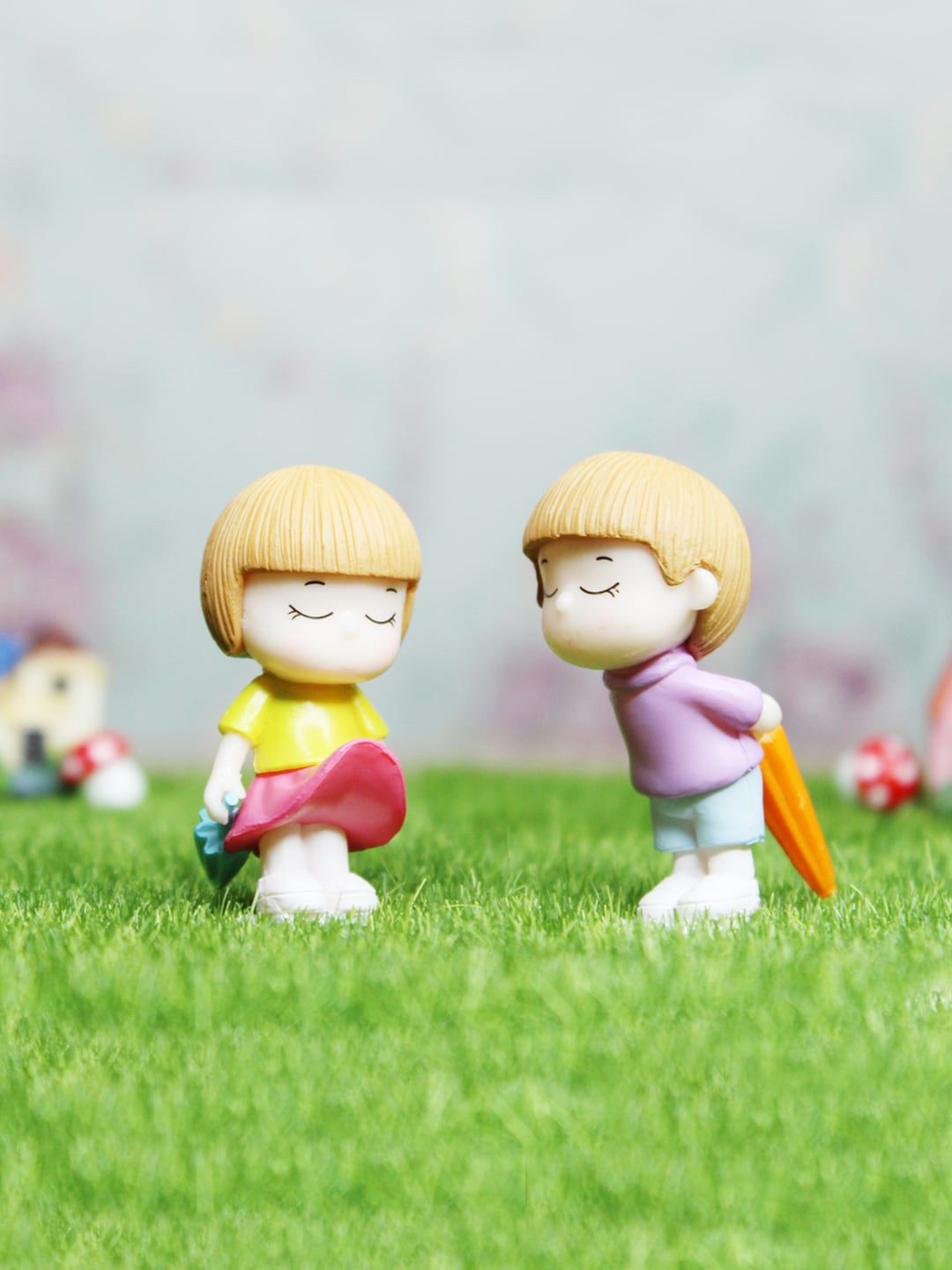 Wonderland Set of 2 Girl & Boy with Umbrella Price in India