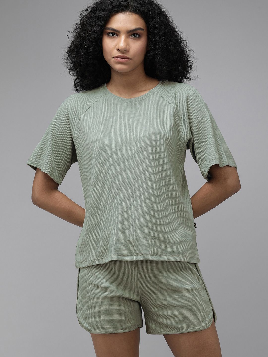 The Roadster Lifestyle Co Women Green Self Design Co-Ord Set