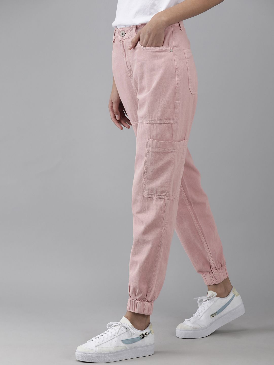 The Roadster Lifestyle Co Women Rose Jogger Jeans Price in India