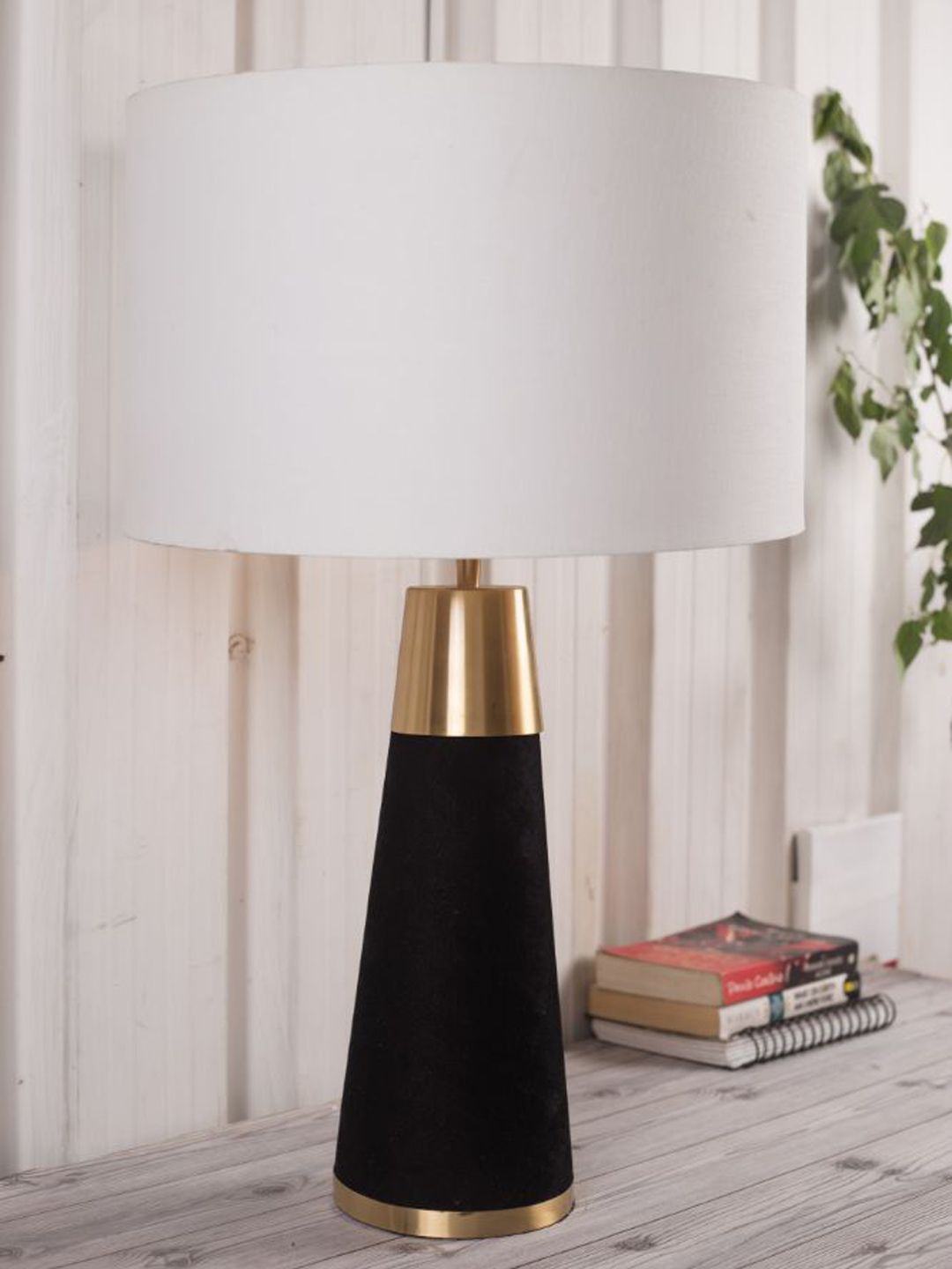 Grated Ginger Black Contemporary Table Lamp with Shade Price in India