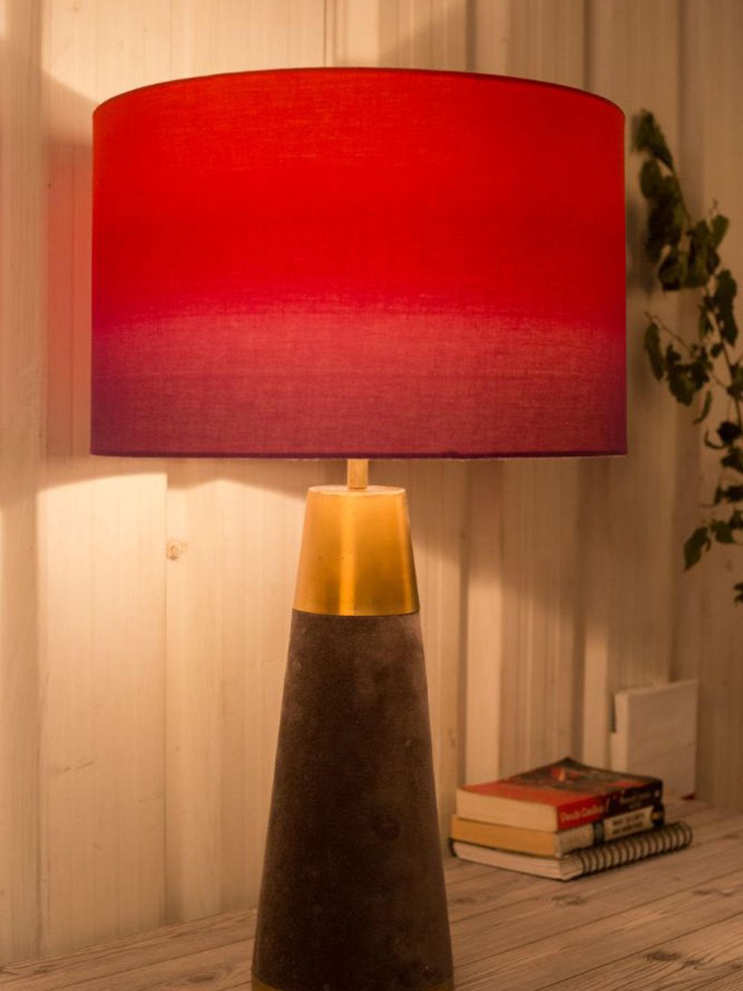Grated Ginger Brown & Red Contemporary Cylinder Table Lamp Price in India