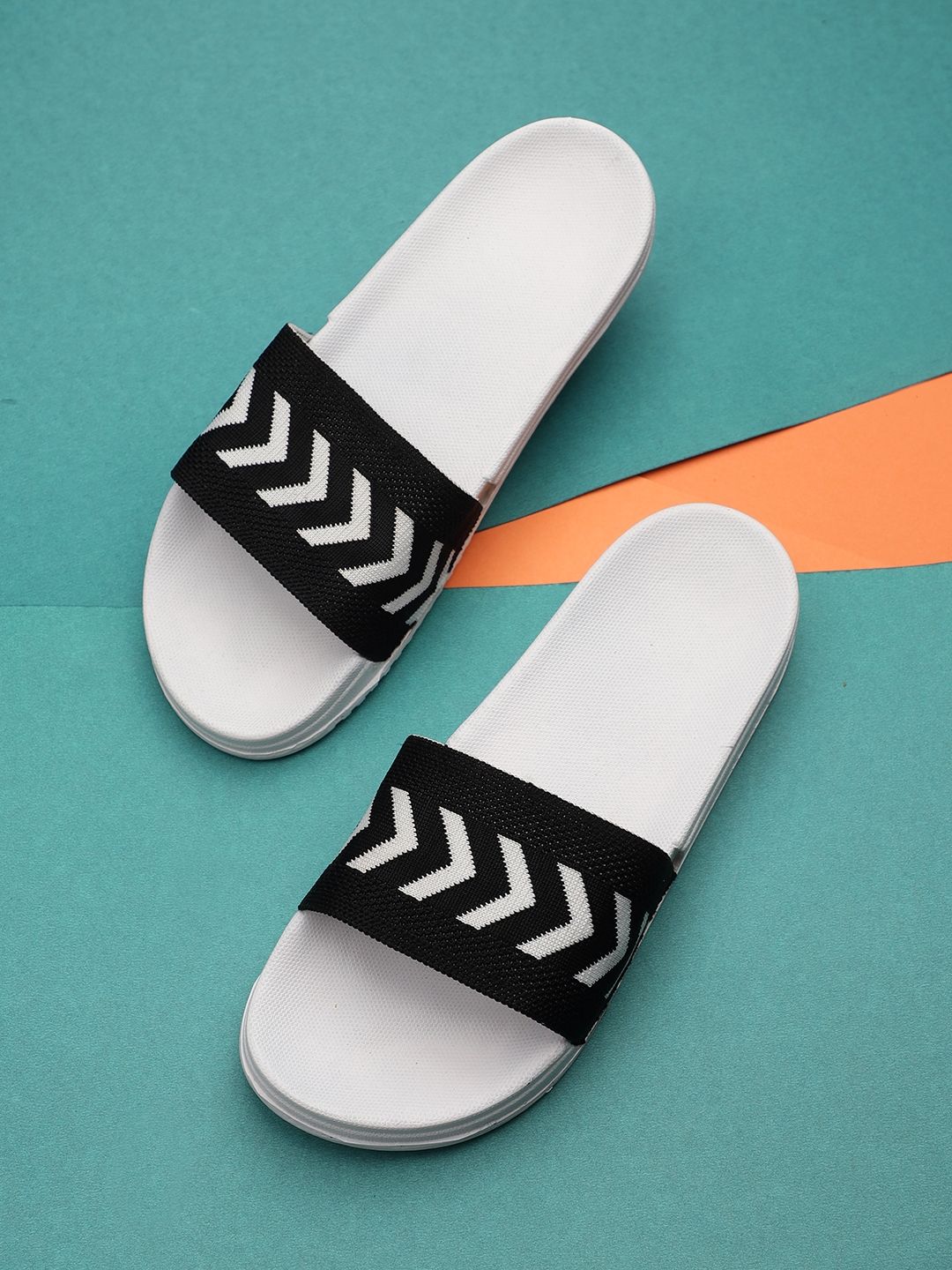 Pampy Angel Men White & Black Printed Rubber Sliders