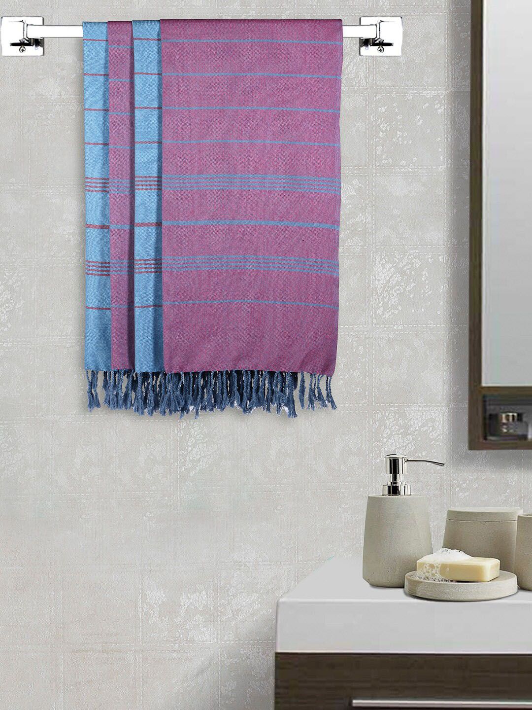 Arrabi Set Of 4 Blue & Purple 210 GSM Printed Cotton Bath Towel Price in India