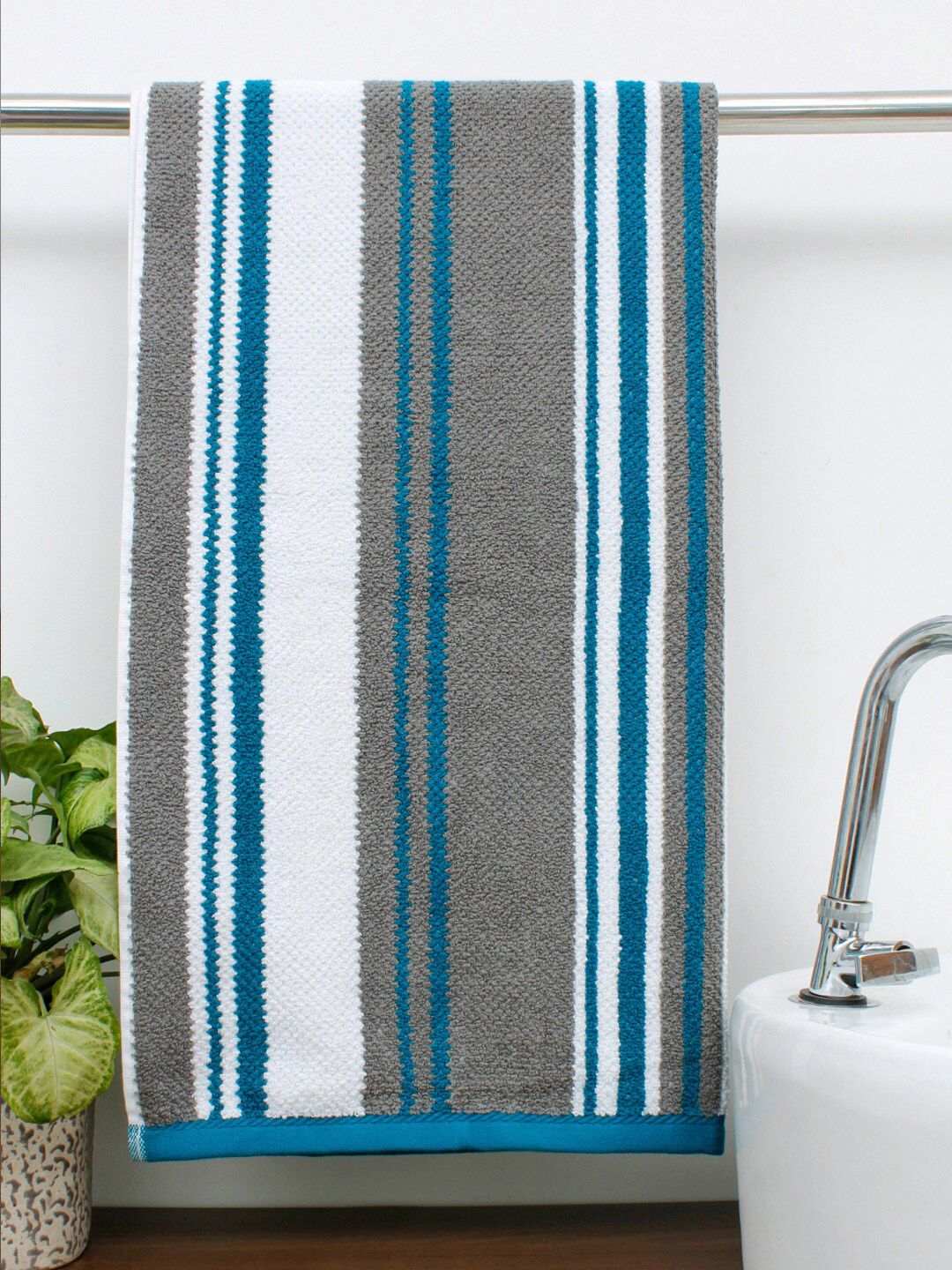 AVI Living Blue Striped 550 GSM Cotton Bath Towels Price in India