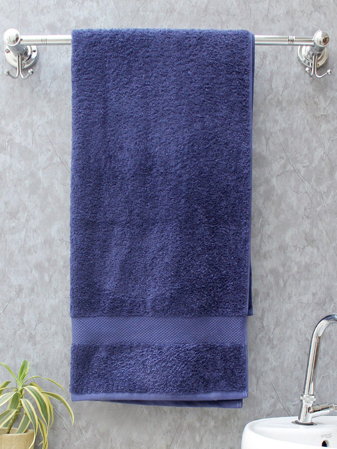 AVI Living Unisex Navy Blue Solid 550 GSM Pure Cotton Bath Towel Price in India