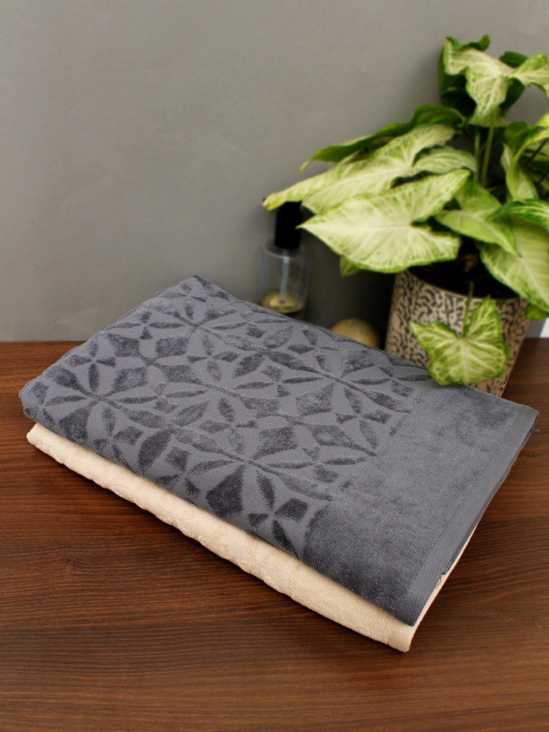 AVI Living Set Of 2 Charcoal Grey & Beige 350 GSM Pure Cotton Bath Towel Price in India