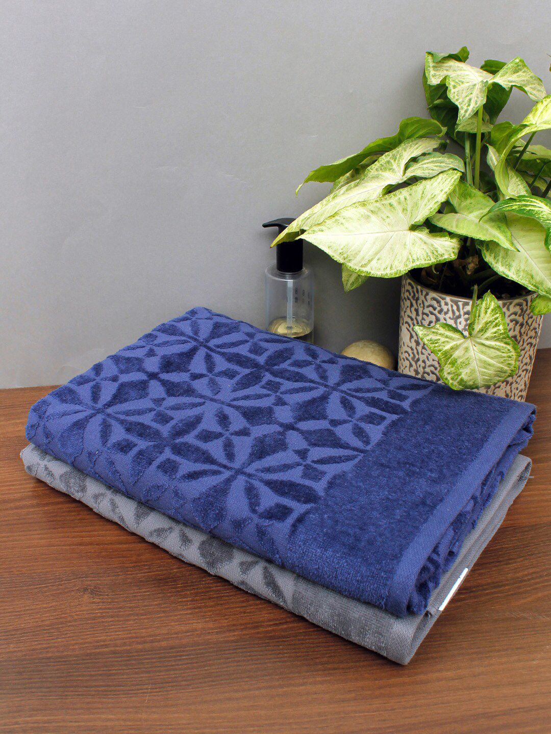 AVI Living Set Of 2 Grey & Navy Blue Printed 350 GSM Pure Cotton Bath Towels Price in India