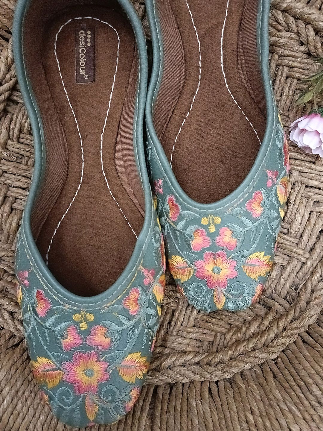 DESI COLOUR Women Green Printed Leather Ethnic Mojaris Price in India