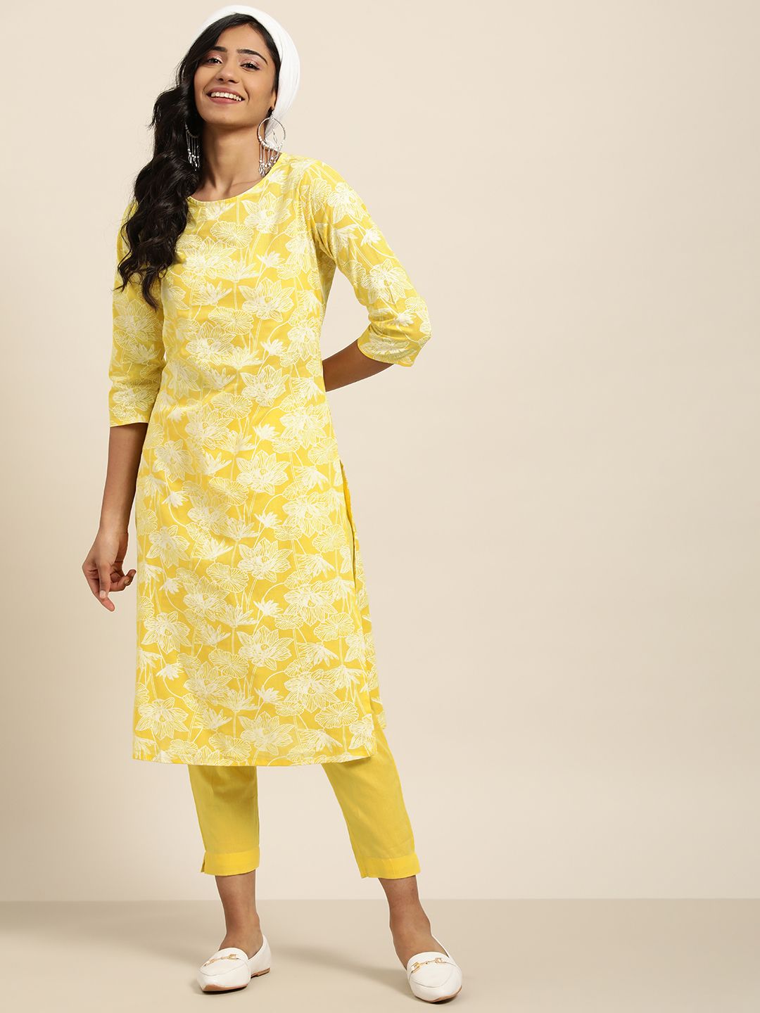 Sangria Women Yellow & White Floral Print Straight Pure Cotton Kurta with Trousers