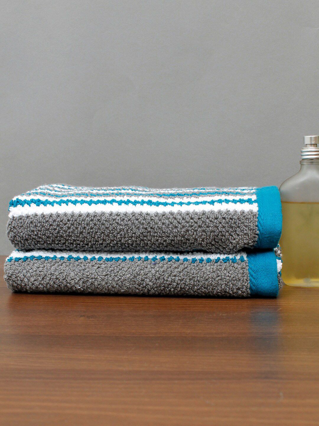 AVI Living Set of 2 Teal Blue Cotton Hand Towels Price in India