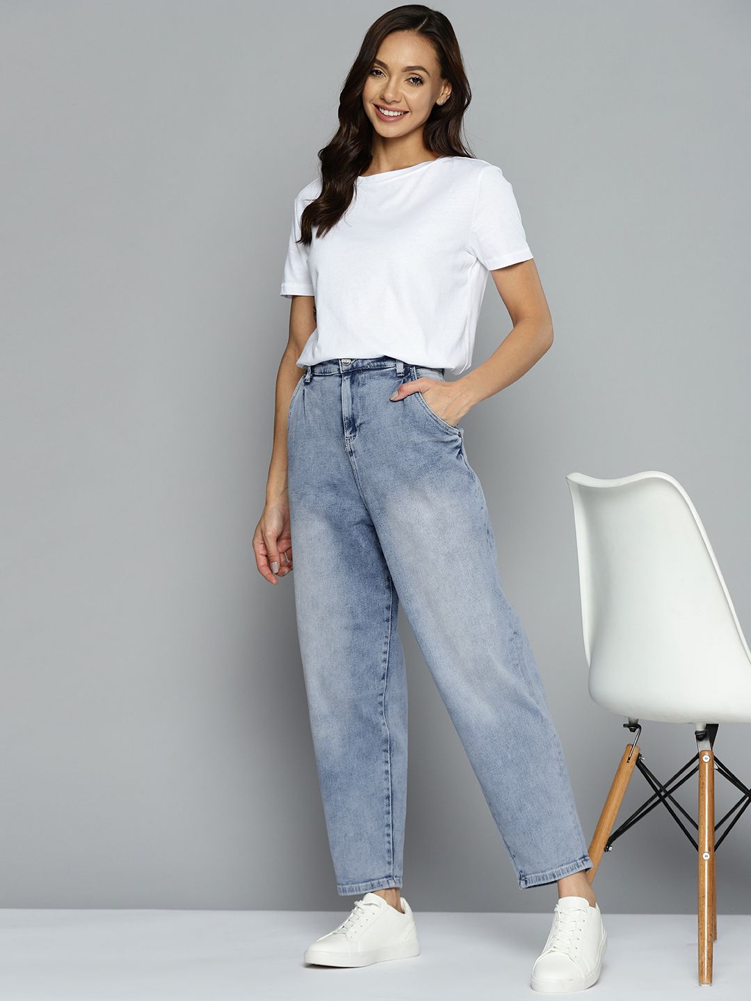 Mast & Harbour Women Blue Slouchy Fit Light Fade Stretchable Jeans Price in India