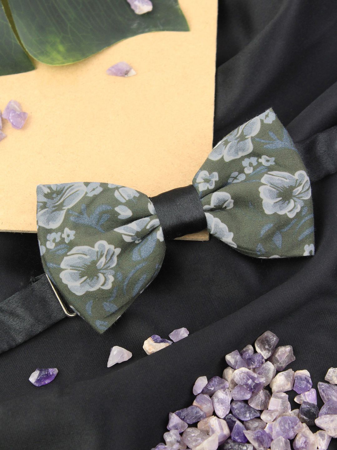 PELUCHE Men Olive Green Printed Cotton Bow Tie