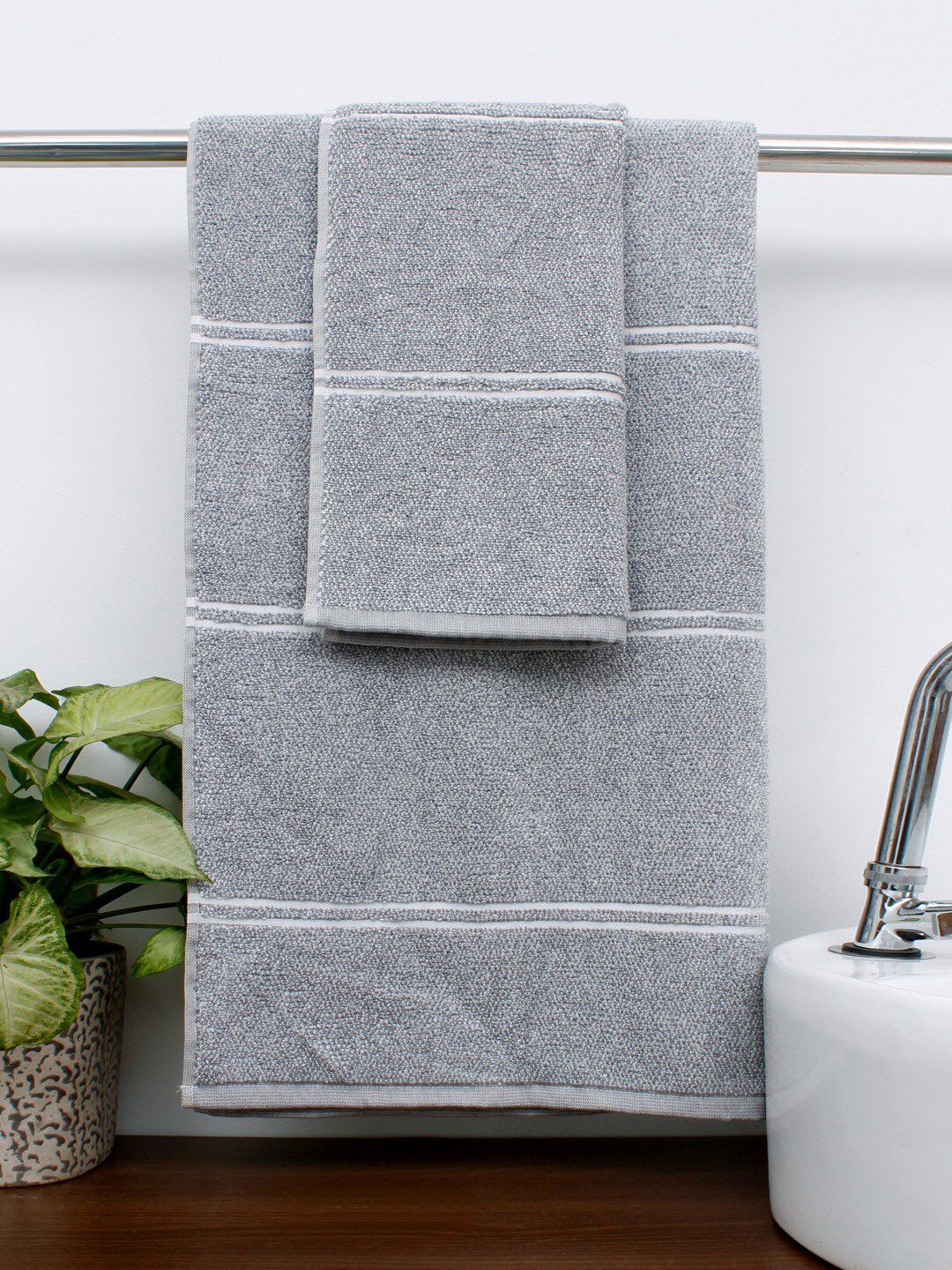 AVI Living Set of 2 Grey Bath & Hand Towels Price in India