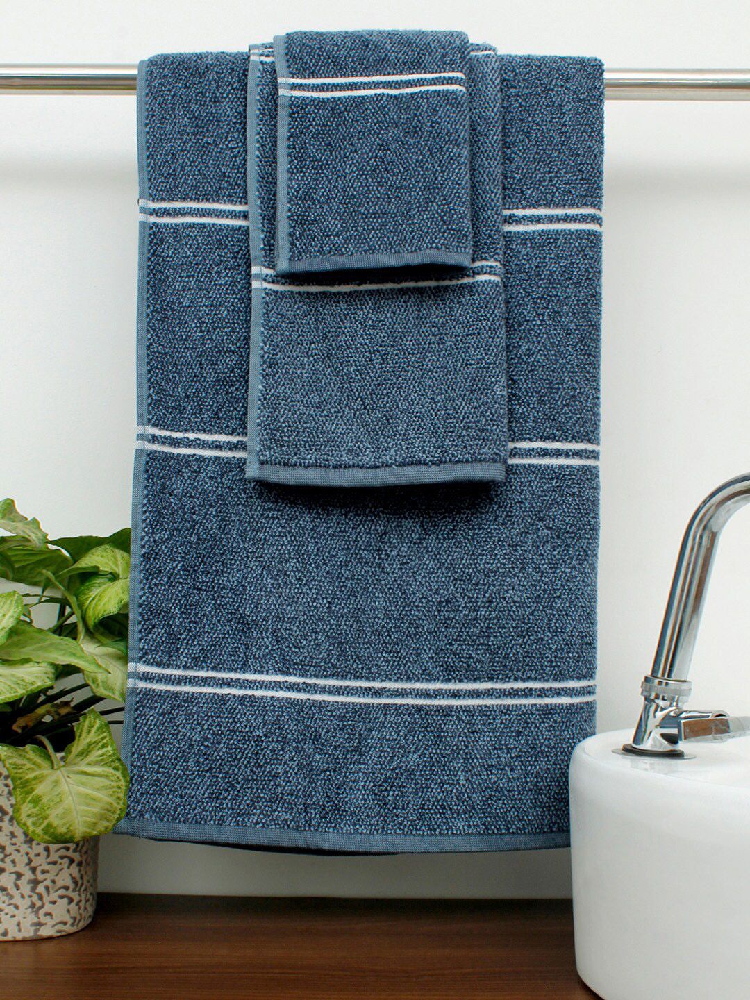 AVI Living Set Of 3 Blue Striped 450 GSM Cotton Towel Set Price in India