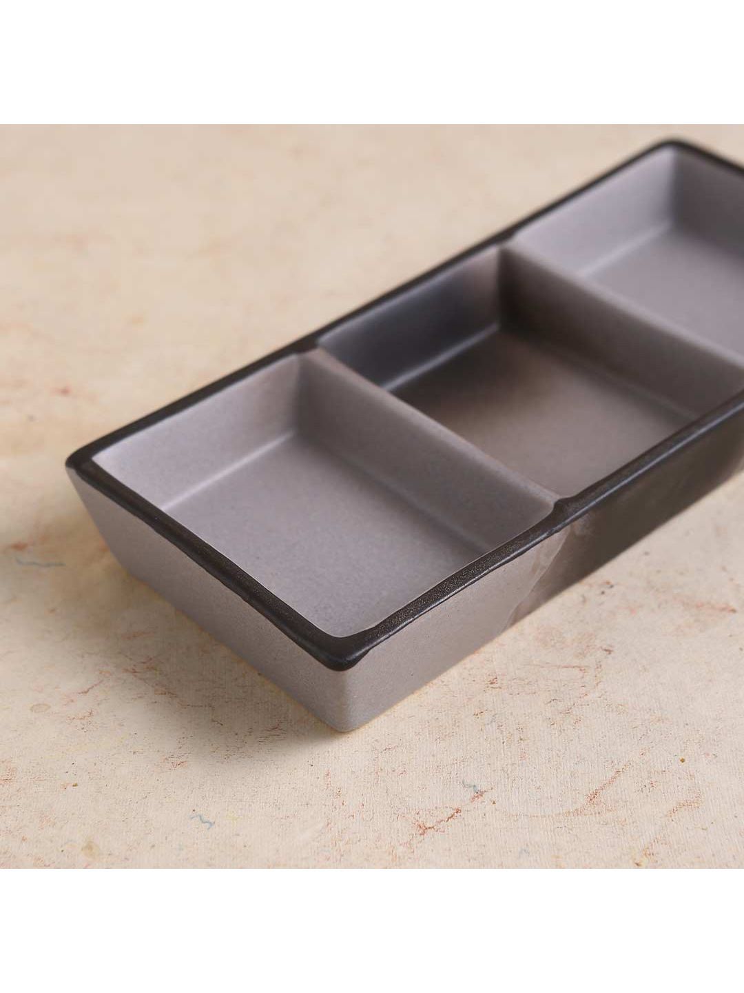 Wonderchef Grey Solid Teramo Stoneware 3 Portion Large Tray Price in India