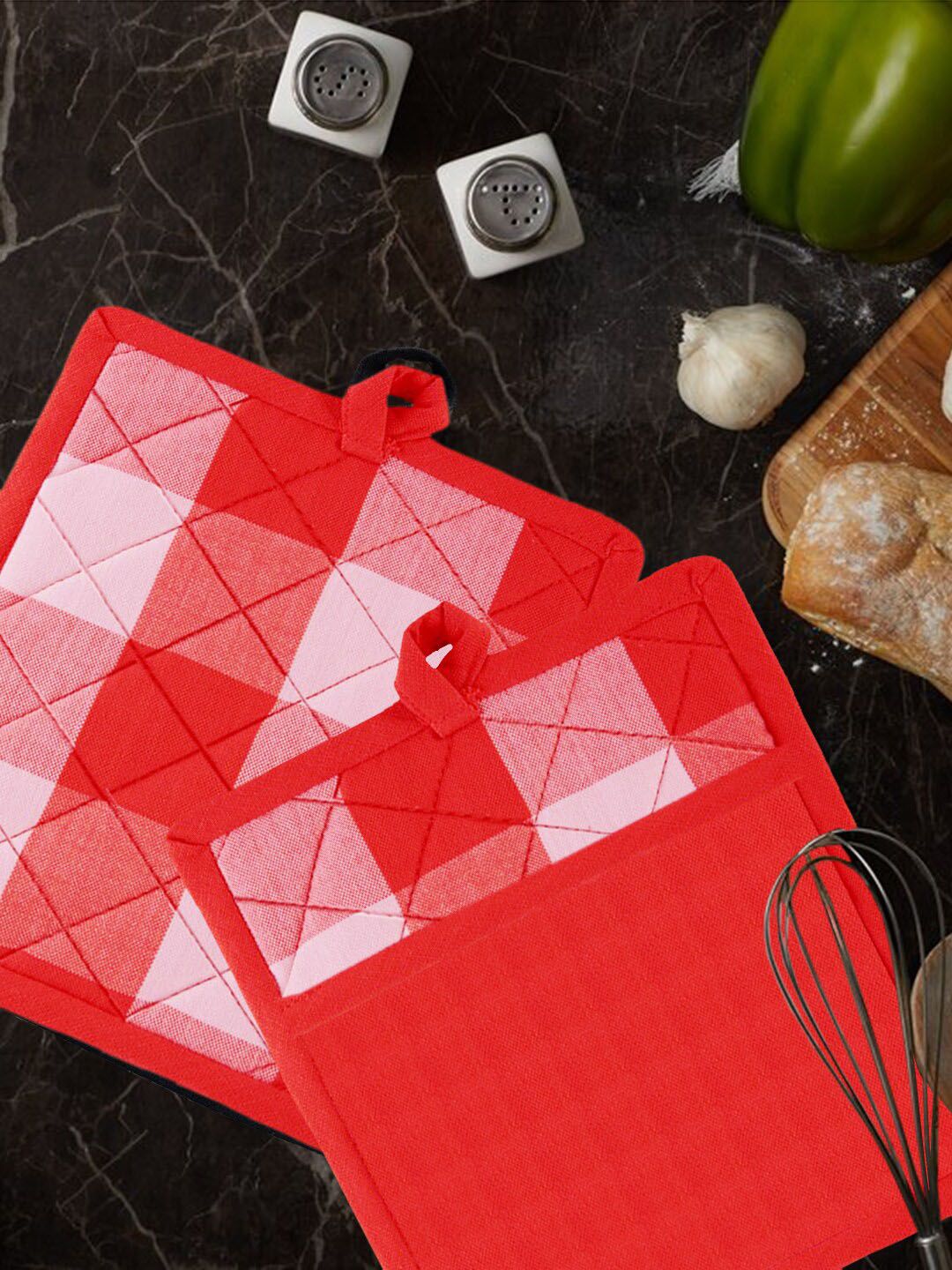 Lushomes Pack of 2 Red Buffalo Checked Kitchen Hot Pot Holder Price in India