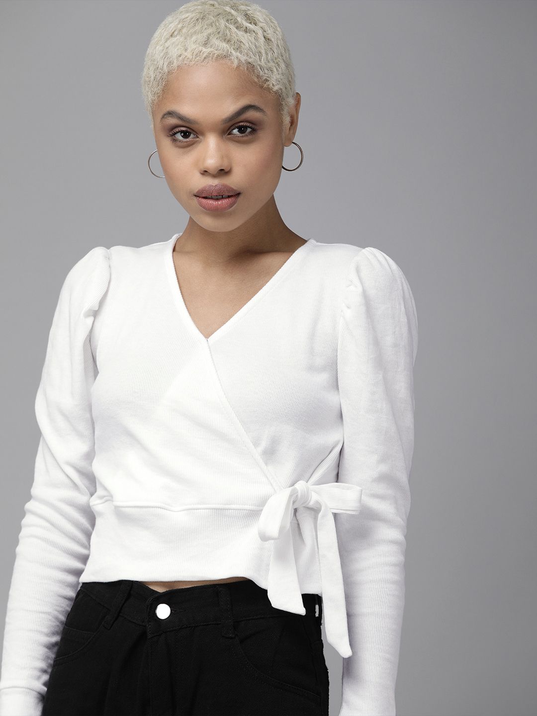 The Roadster Lifestyle Co White Solid Casual Wrap Top