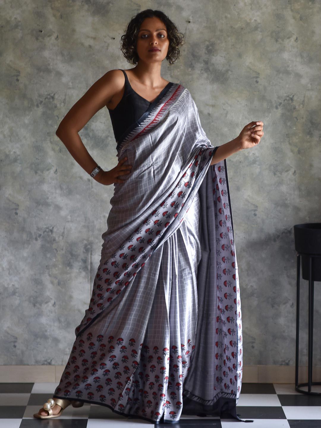 Suta Grey & Red Floral Saree Price in India