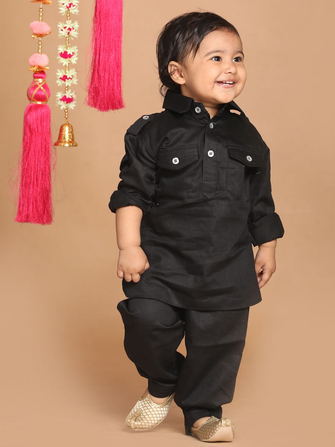 Vastramay Set pigiama Kurta in cotone per bambini con ricamo Lucknowi