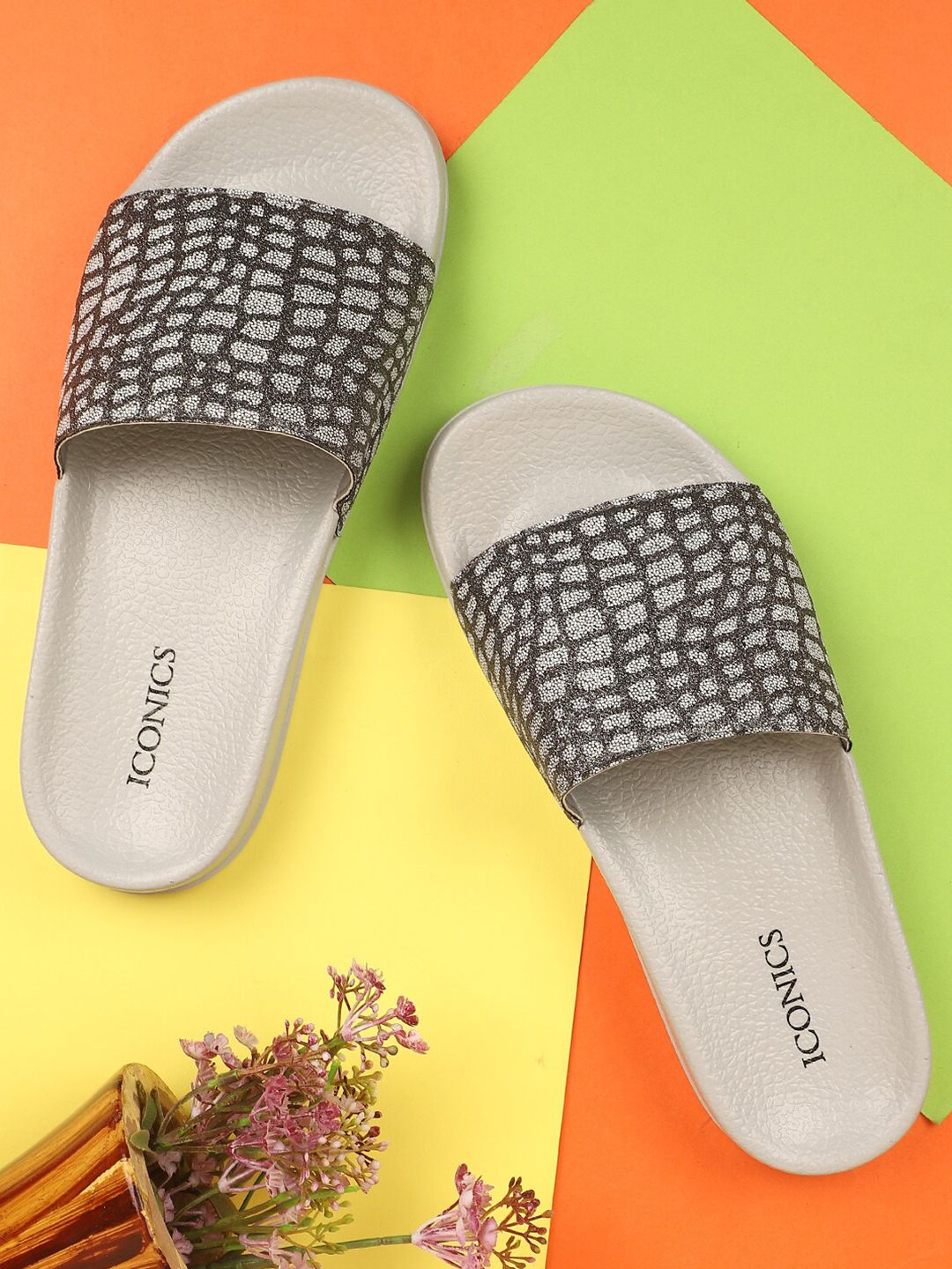 ICONICS Women Grey & Black Printed Sliders Price in India