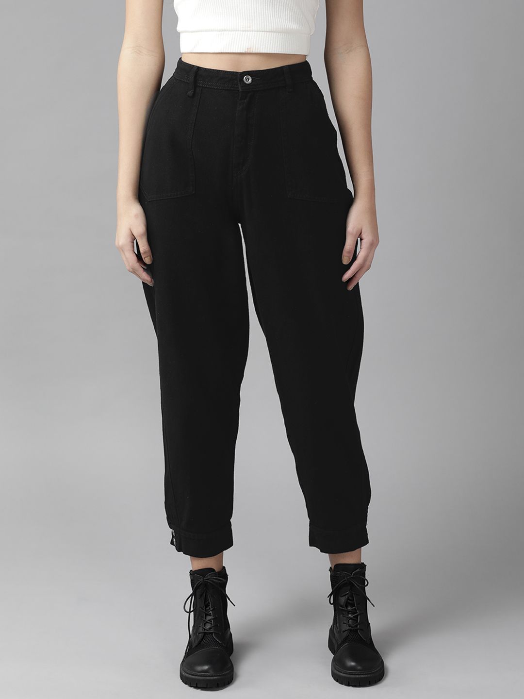 The Roadster Lifestyle Co Women Black Pure Cotton Slouchy Fit High-Rise Cropped Jeans Price in India