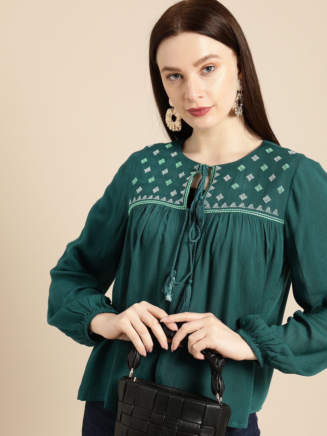 all about you Women Green Embroidered Tie-Up Shrug