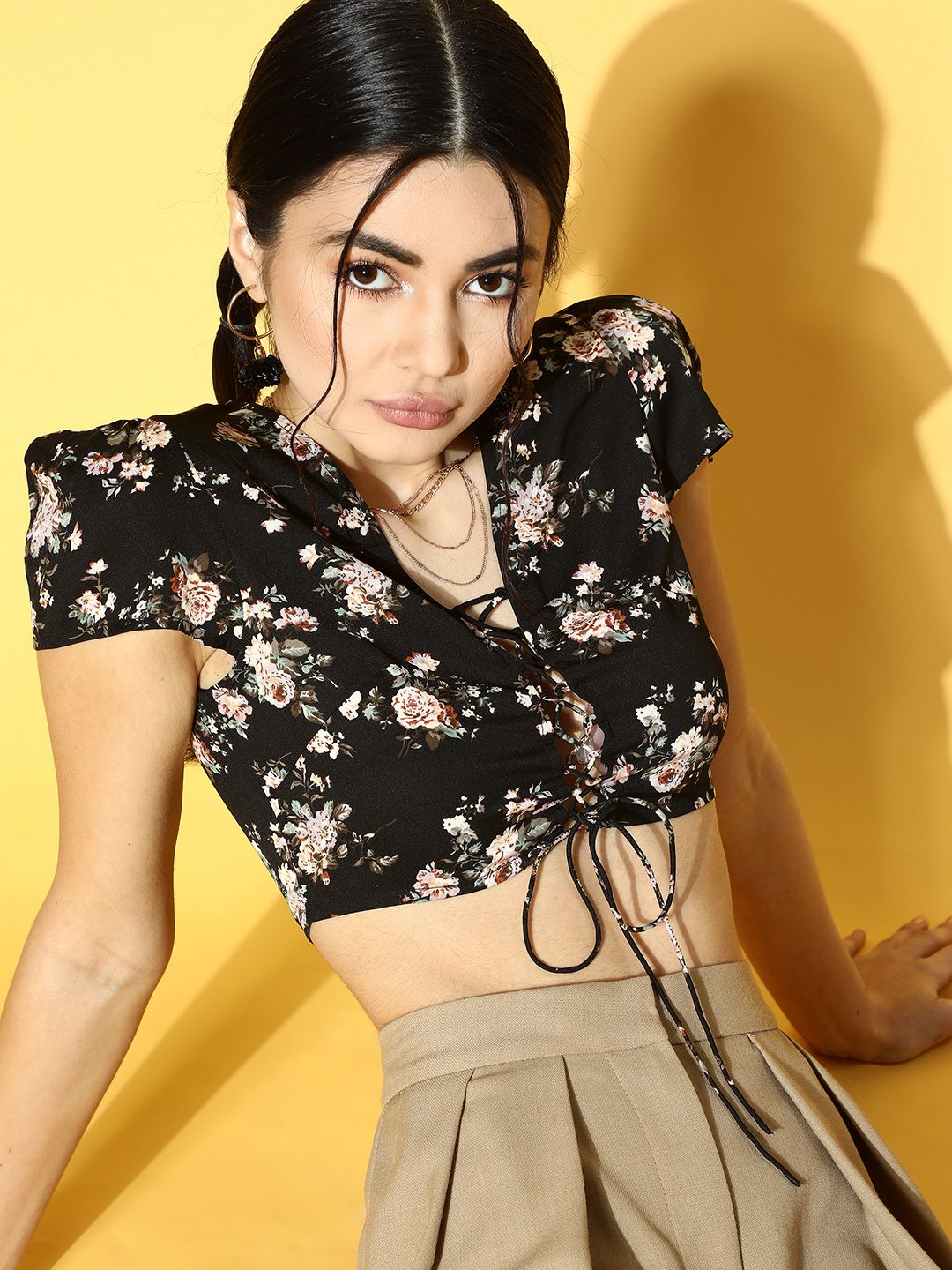 Berrylush Women Stylish Black Floral Cropped Top Price in India