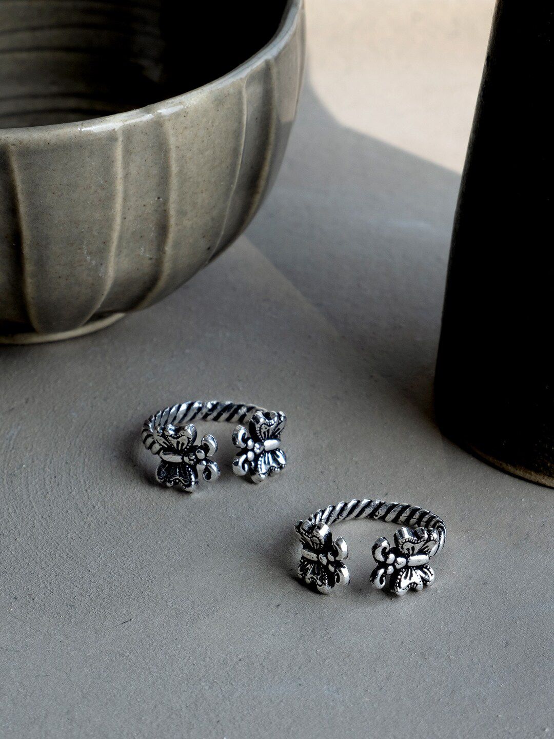 Infuzze Oxidized Silver-Toned Toe Rings Price in India