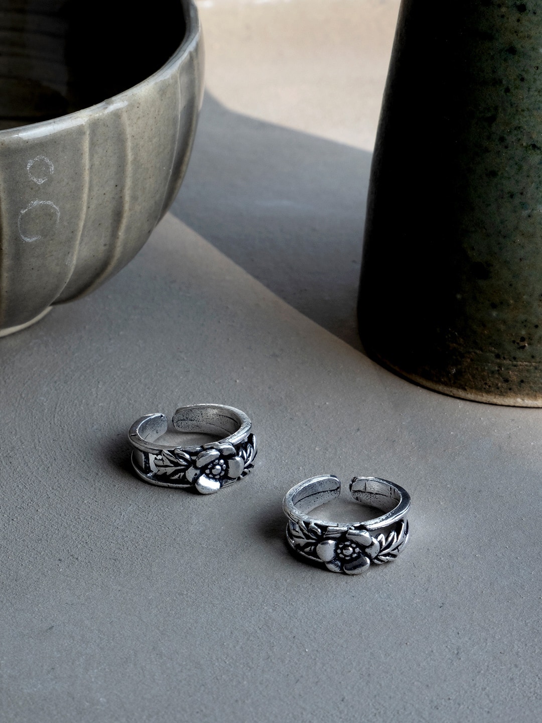 Infuzze Set of 2 Oxidized Silver-Plated Black Toe Rings Price in India