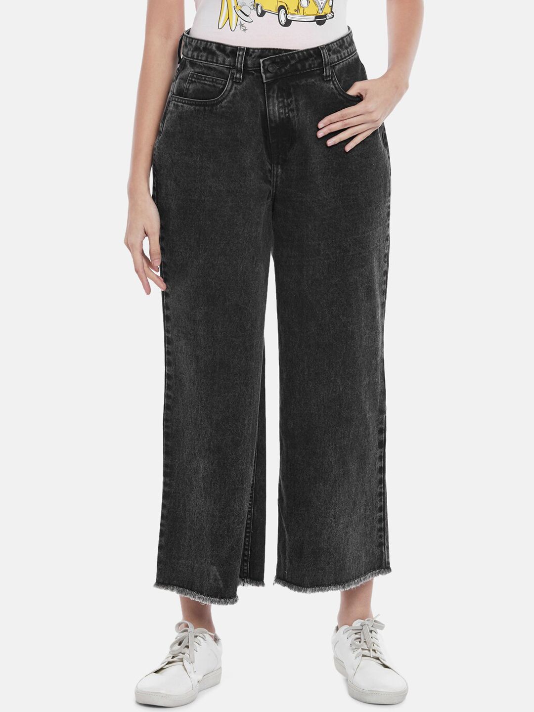People Women Grey Straight Fit Jeans Price in India