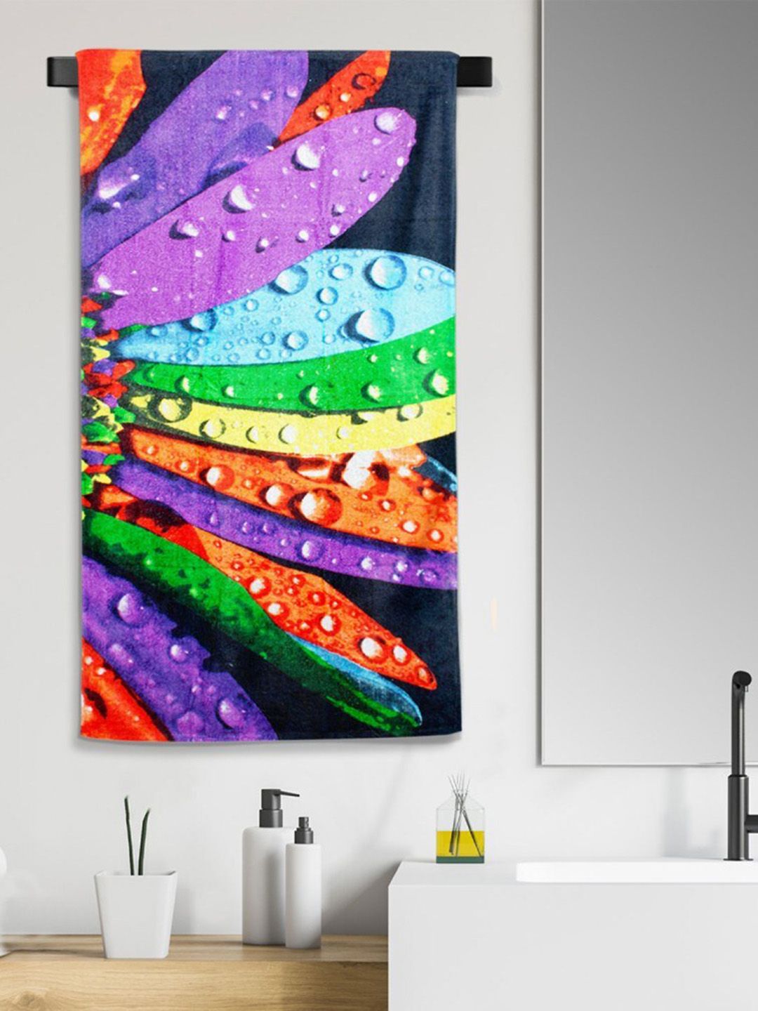 Aura Multicolored Printed 350 GSM Cotton Bath Towel Price in India