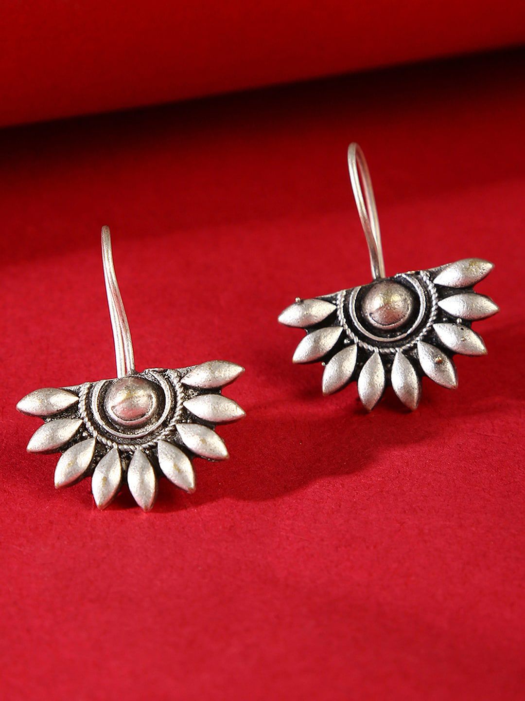 SOHI Silver-Toned Floral Shaped Oxidised Drop Earrings Price in India