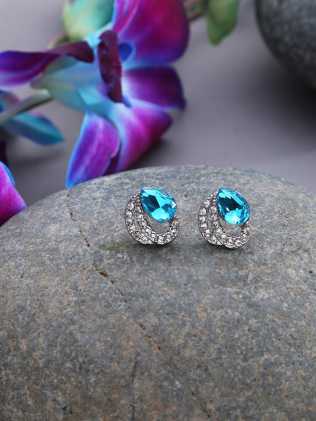 SOHI Silver-Plated Blue Studded Studs Price in India