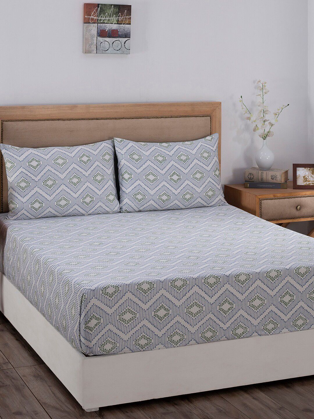 MASPAR Blue & White Geometric 210 TC King Bedsheet with 2 Pillow Covers Price in India