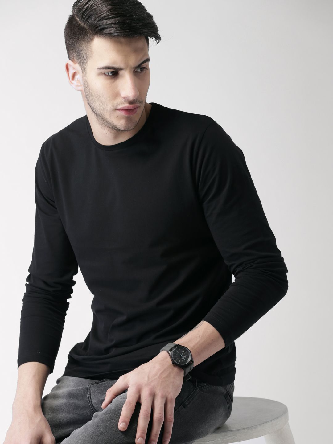 HIGHLANDER Men Black Solid Round Neck T-shirt