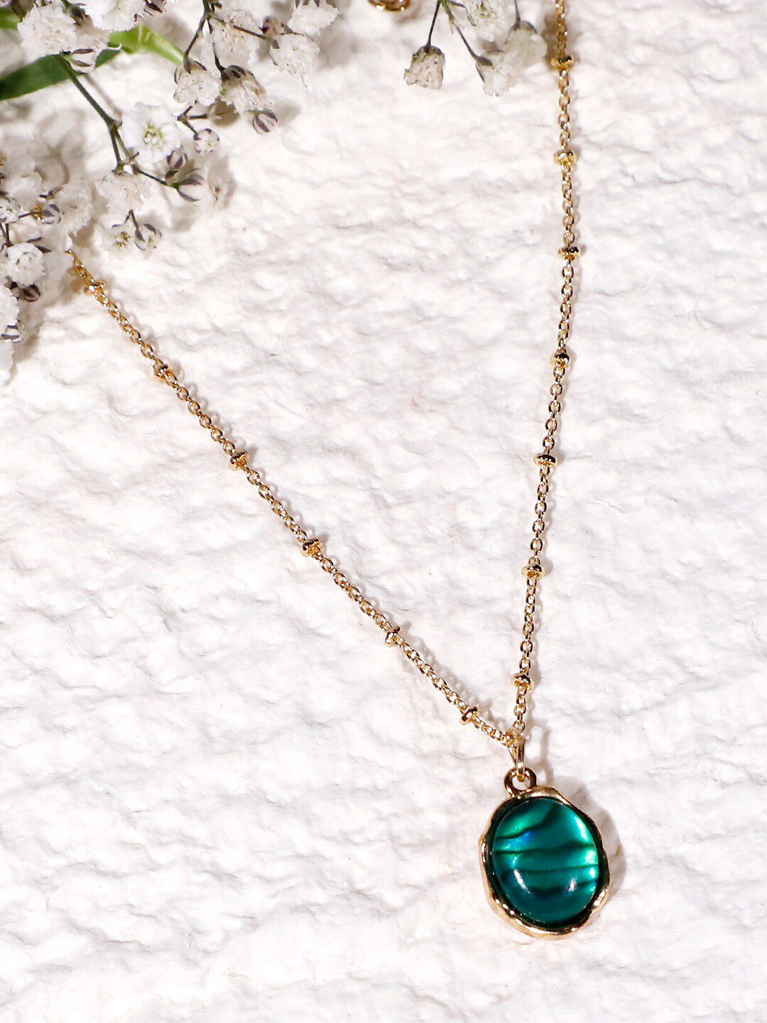 Lilly & sparkle Gold-Toned & Green Gold-Plated Chain Necklace Price in India