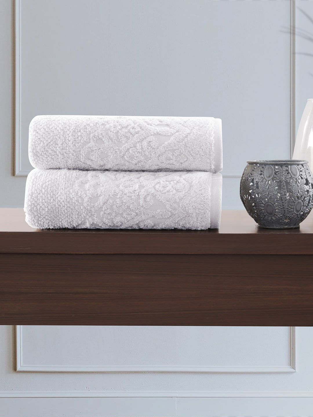 MASPAR Pack Of 2 White Windsor 550 GSM Cotton Jacquard Face Towel Set Price in India