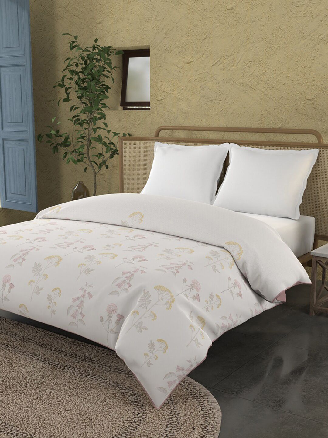 Trident Peach-Coloured & White AC Room 150 GSM Double Bed Comforter Price in India