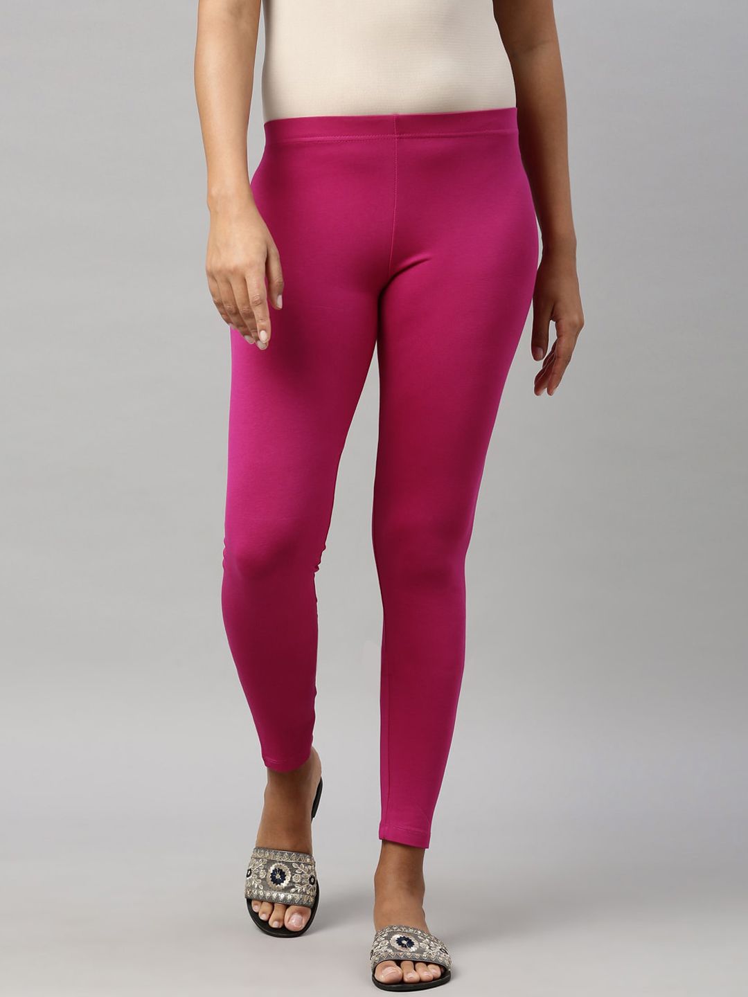 Go Colors Women Rose Pink Solid Cropped Leggings Price in India