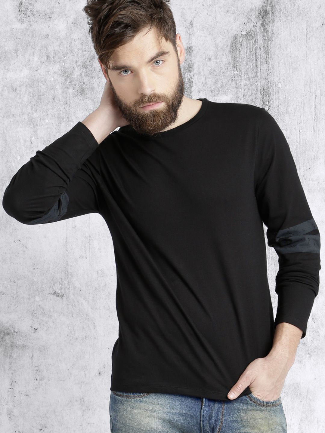 Roadster Men Black Solid T-shirt