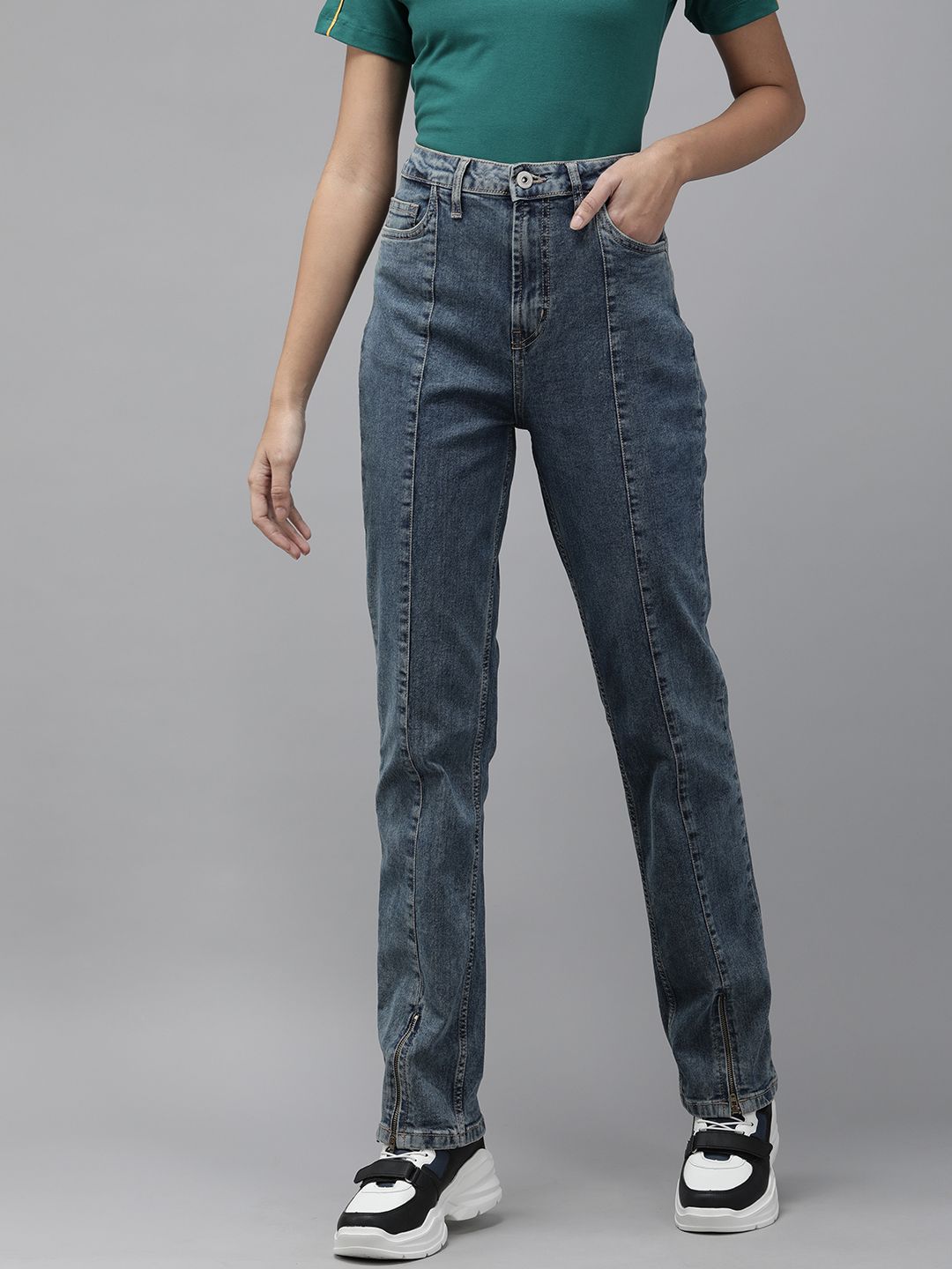 The Roadster Lifestyle Co Women Blue Slim Fit Mid-Rise Clean Look Stretchable Jeans