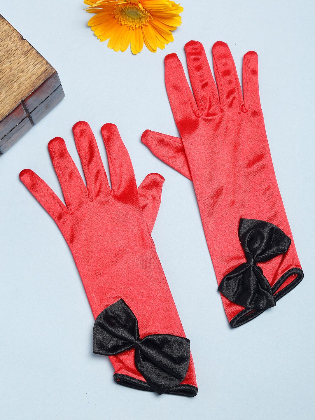 TIPY TIPY TAP Women Red & Black Solid Gloves Price in India